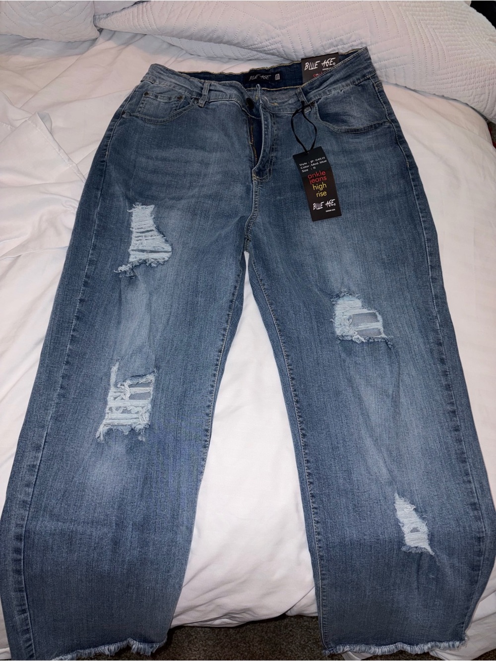 Brand new Distressed High-Rise Ankle Blue Jeans